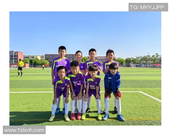 足球文案毕业之路：从校园到赛场的创意与激情交织